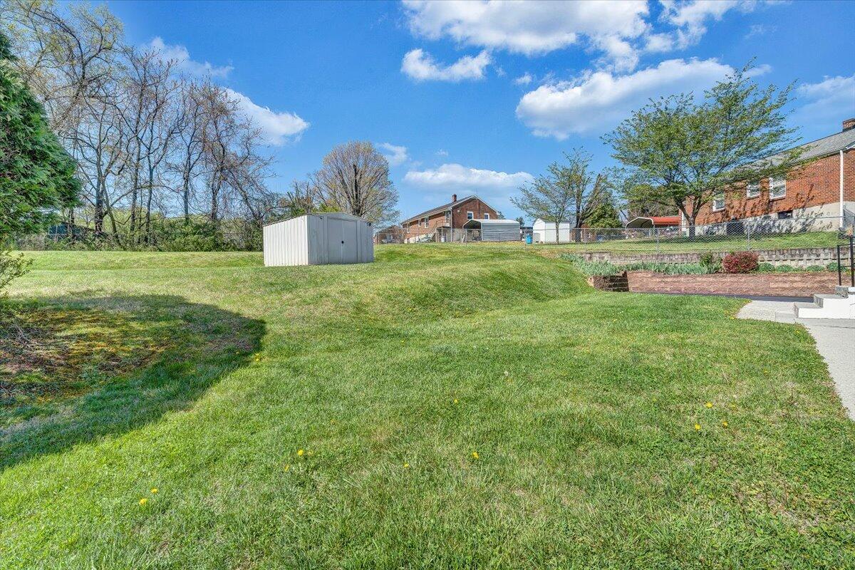 4510 Peach Tree DR NW