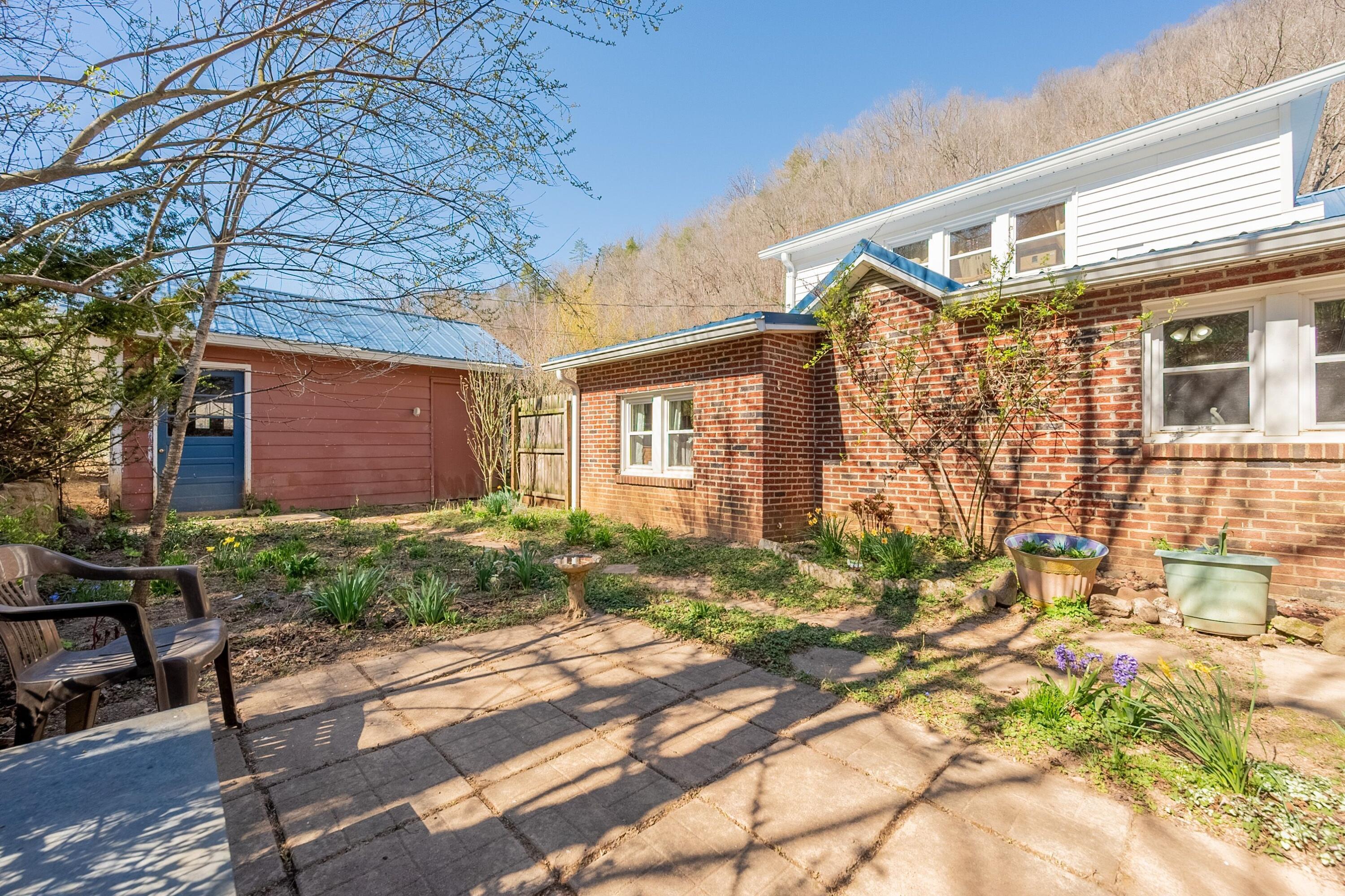 2529 Mount Pleasant RD