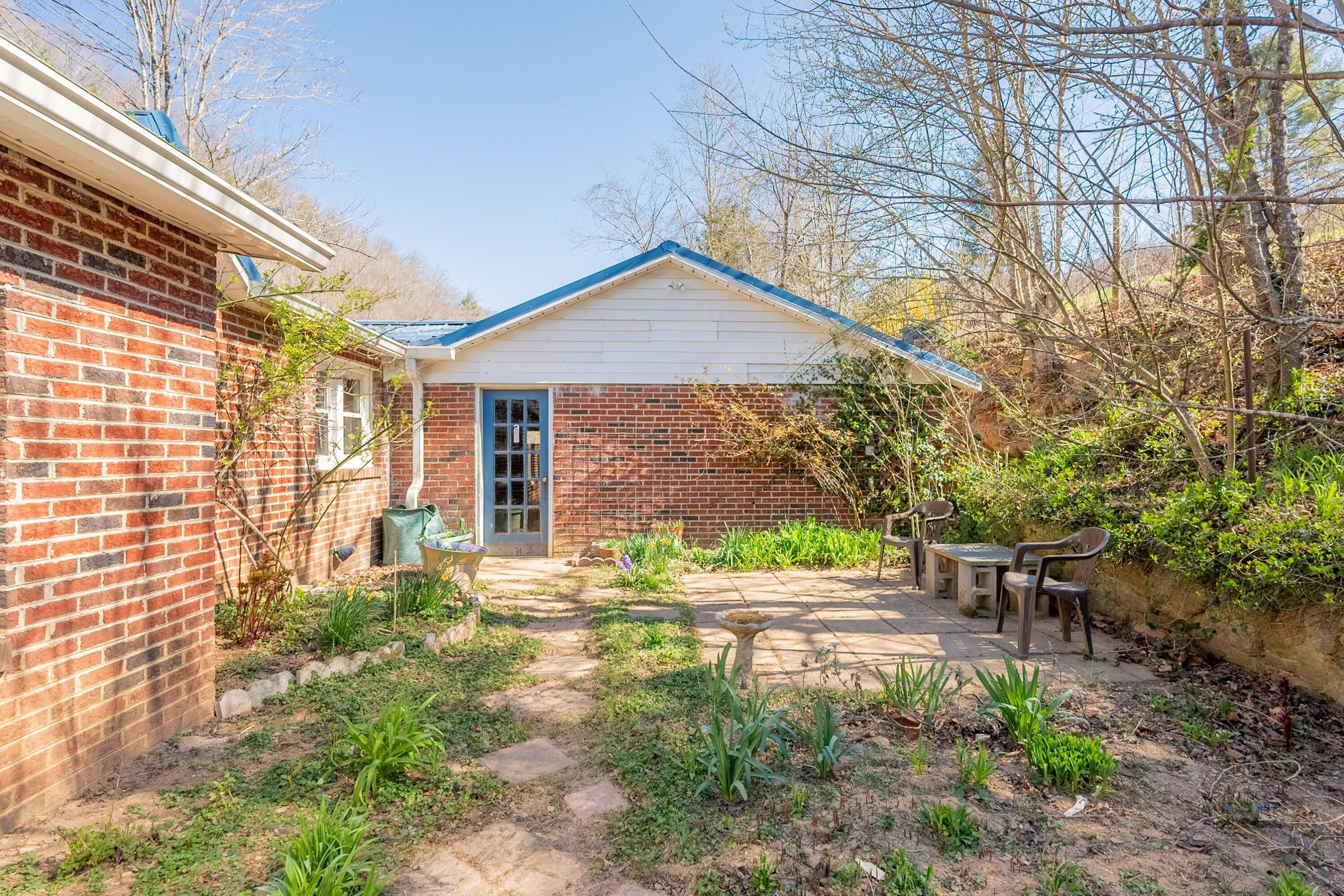 2529 Mount Pleasant RD