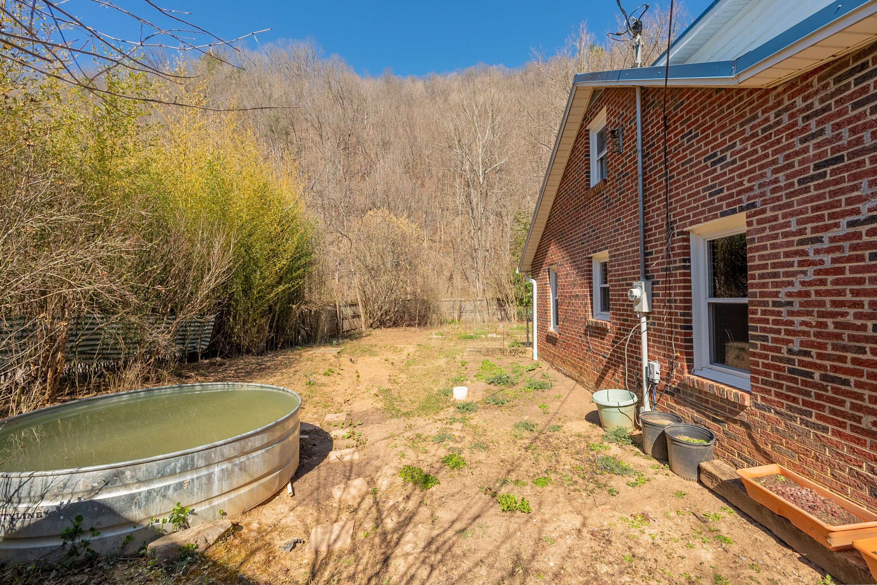 2529 Mount Pleasant RD