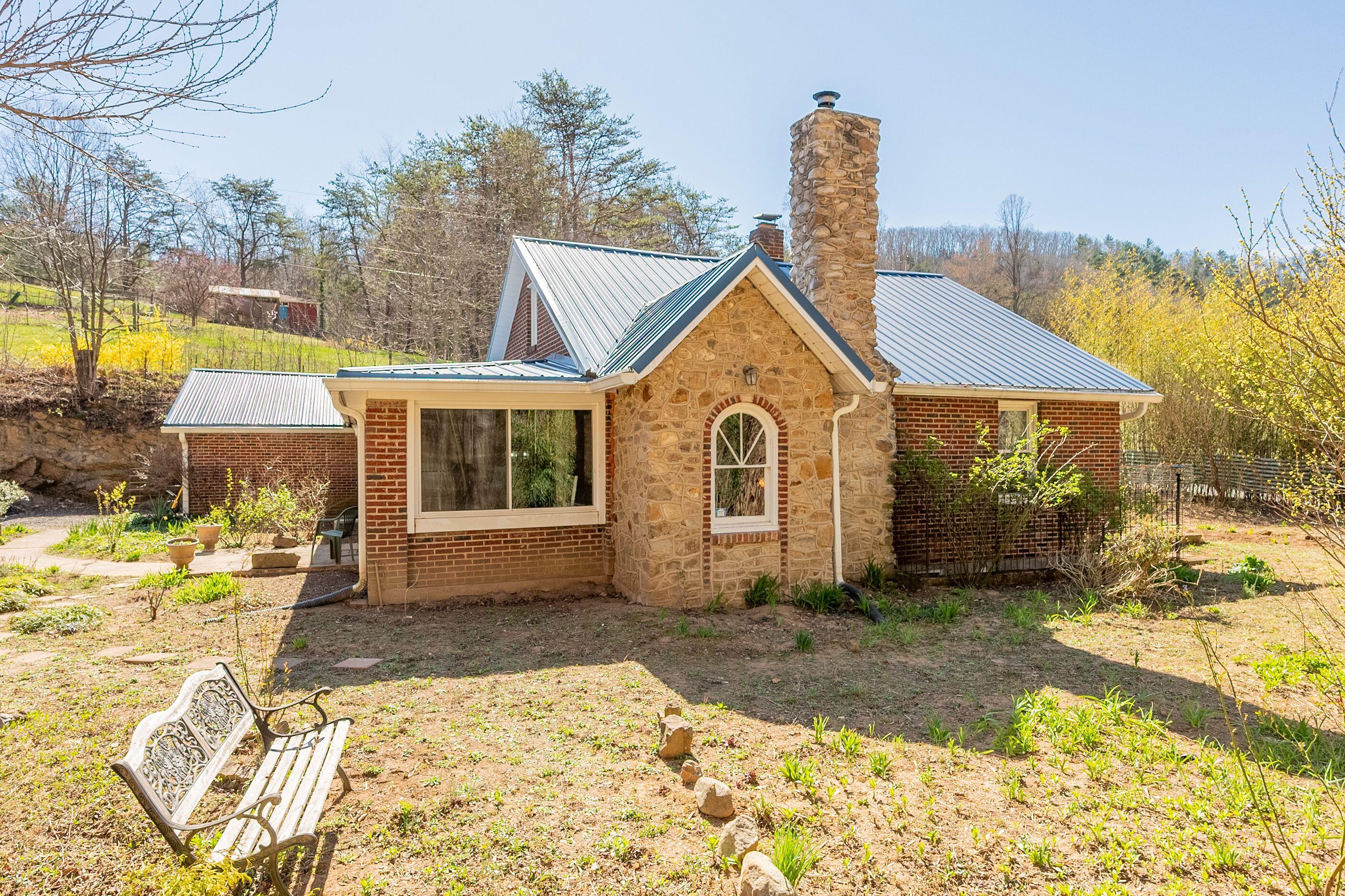 2529 Mount Pleasant RD