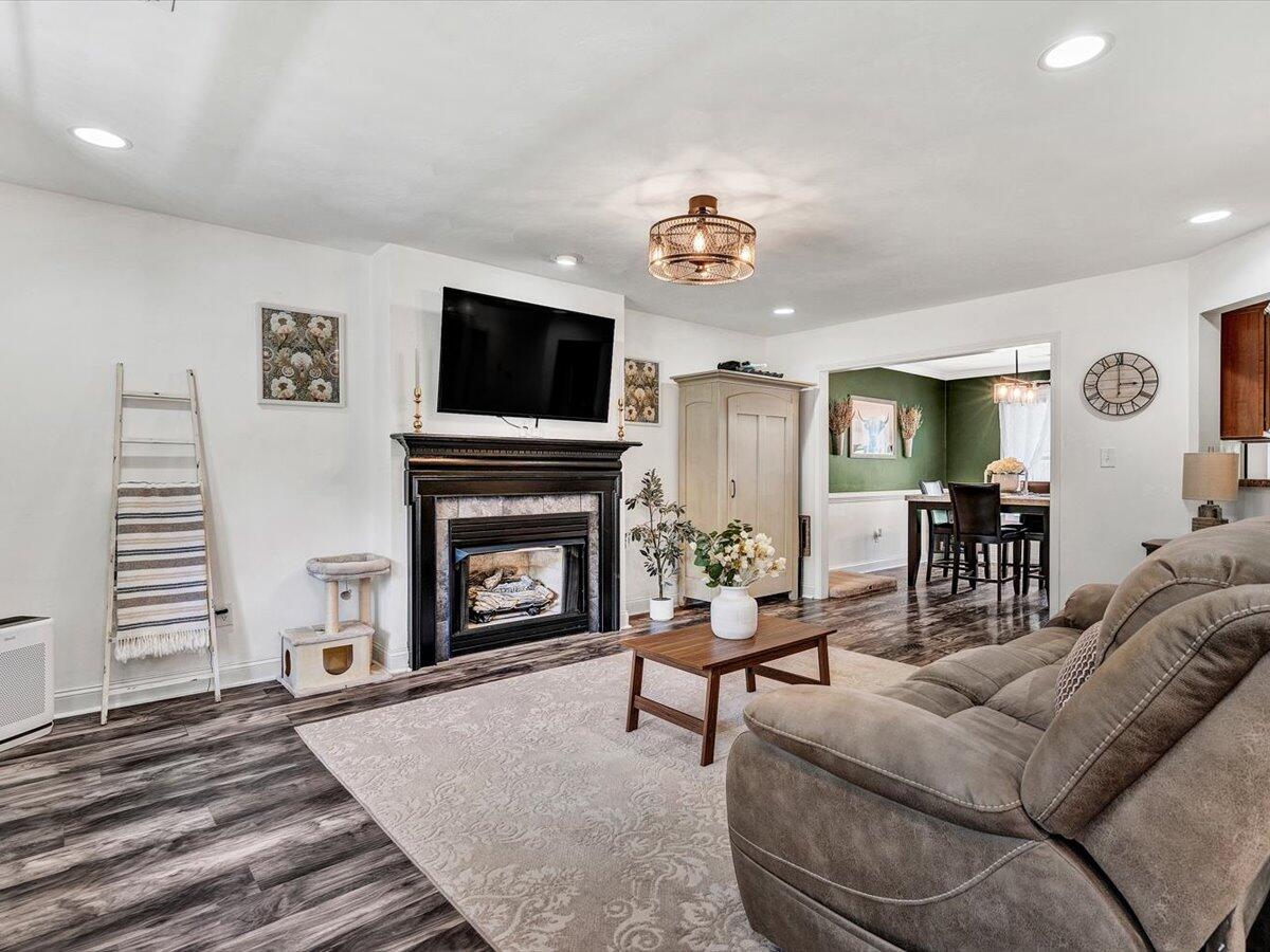 3410 Westmoreland DR