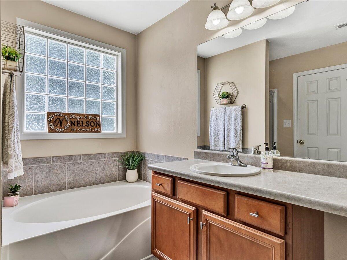 3410 Westmoreland DR