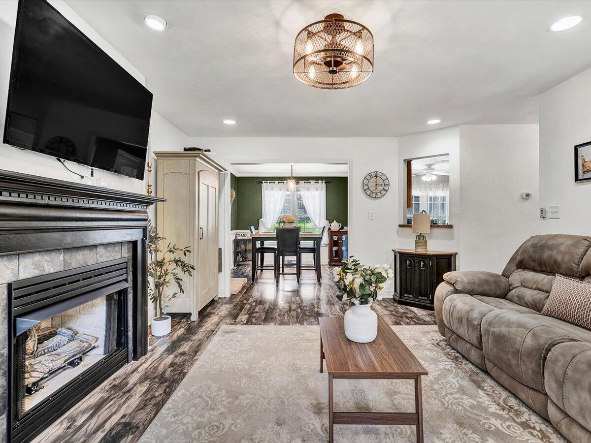 3410 Westmoreland DR