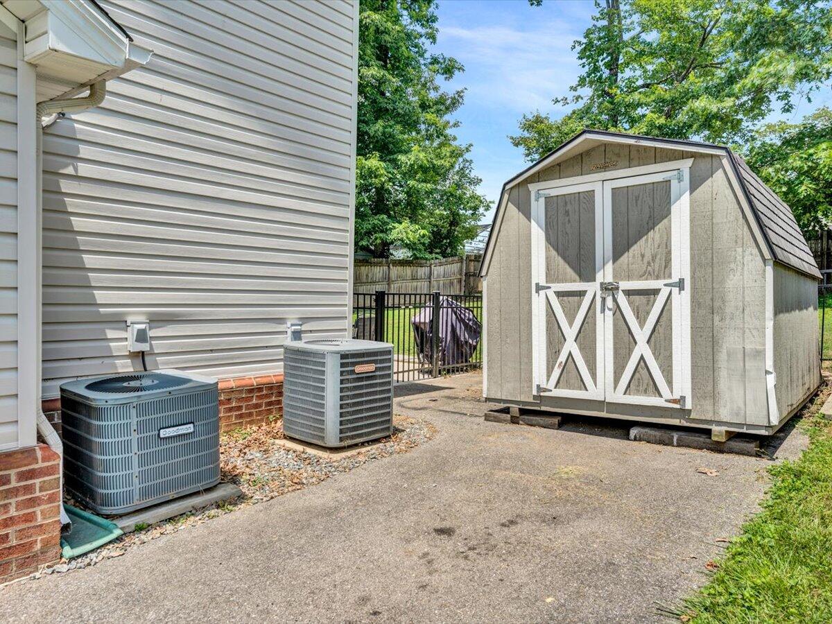 3410 Westmoreland DR