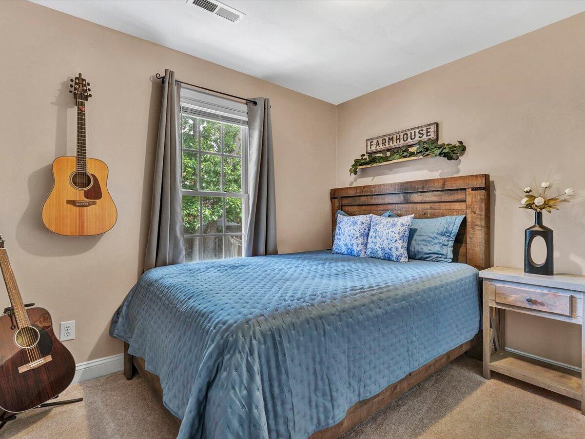 3410 Westmoreland DR