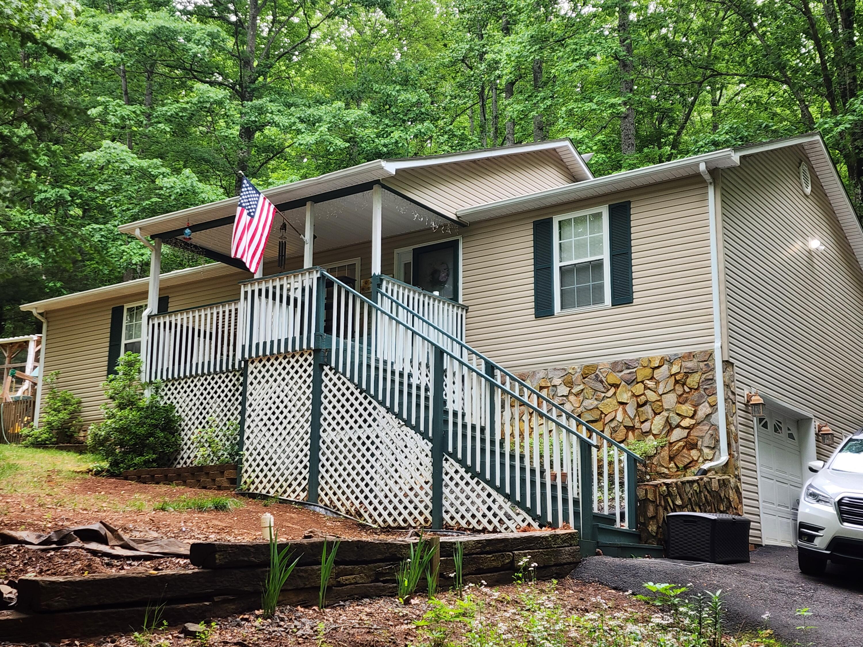 208 Silver Shadow RD