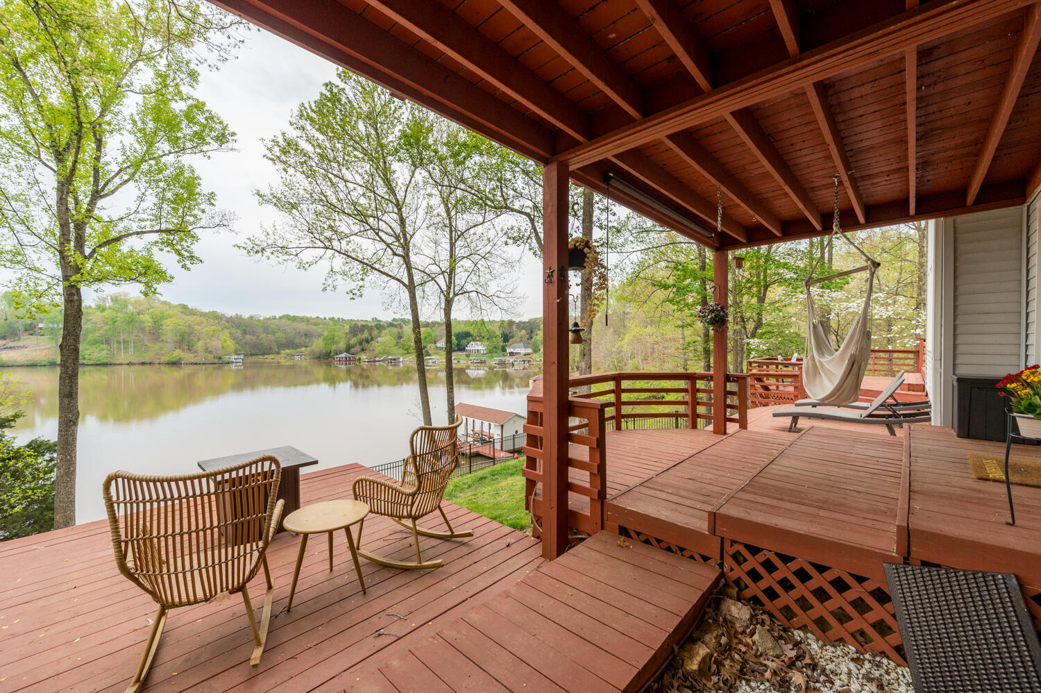 308 Sleepy Hollow DR