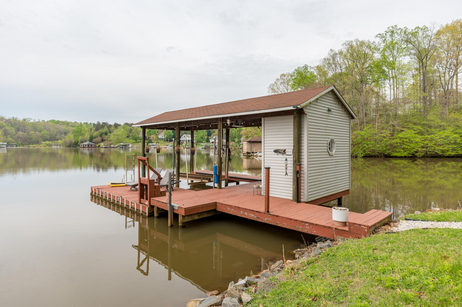 308 Sleepy Hollow DR