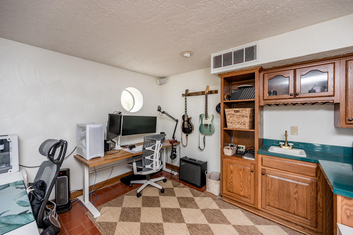 308 Sleepy Hollow DR