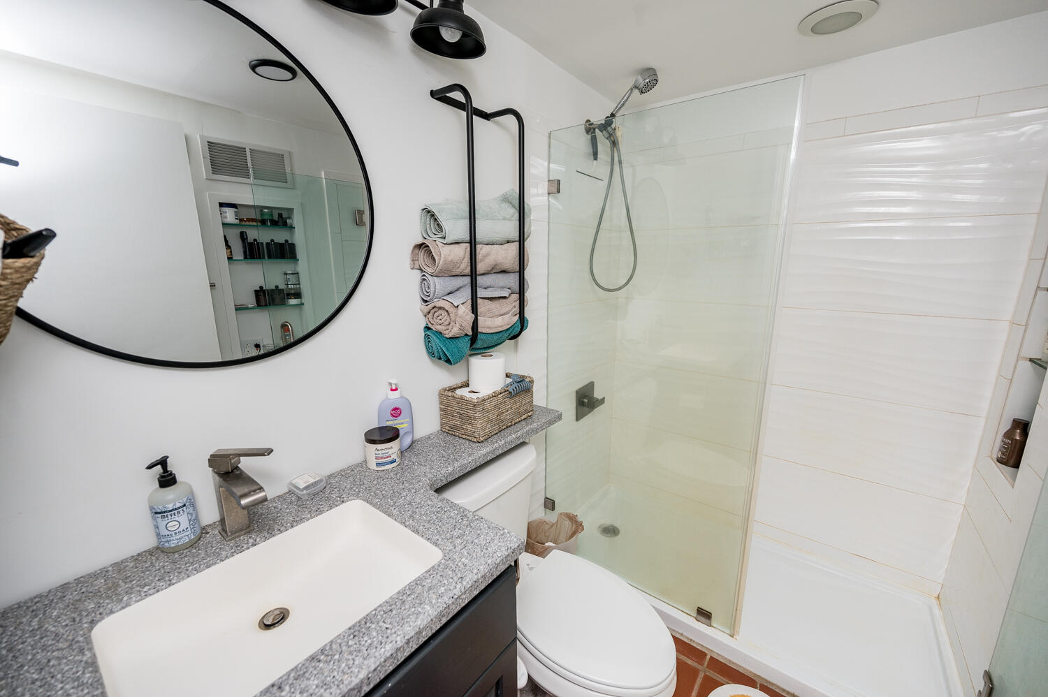 308 Sleepy Hollow DR