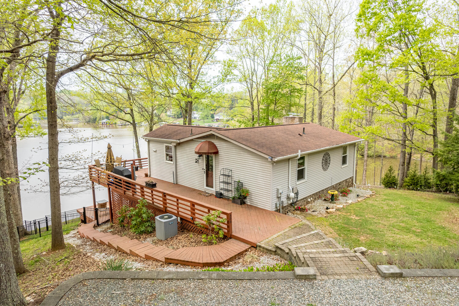 308 Sleepy Hollow DR