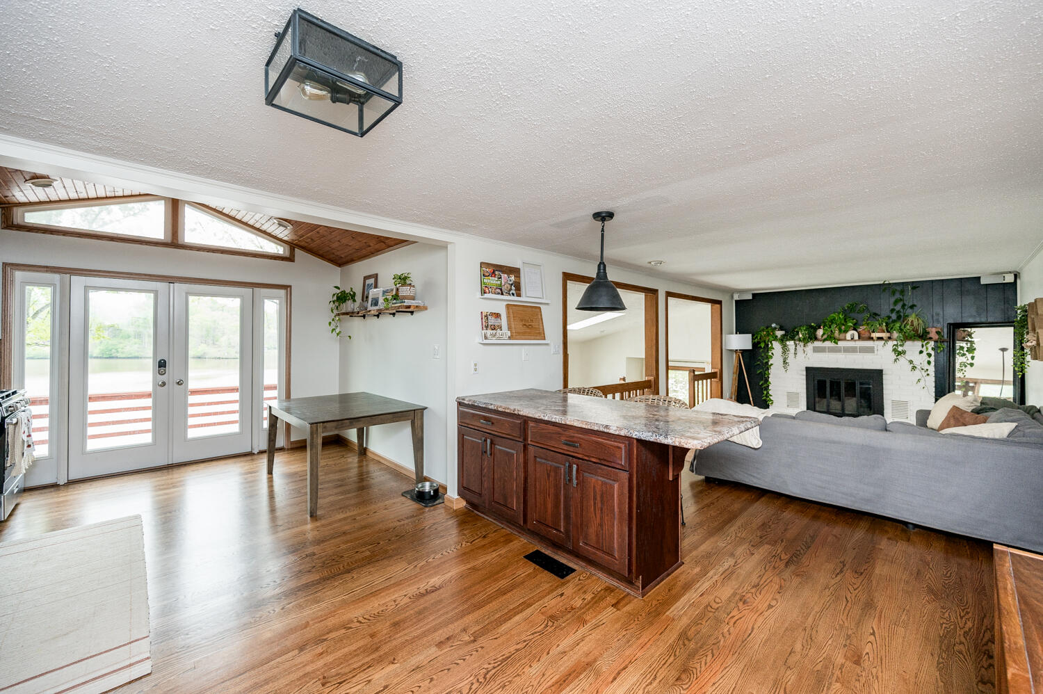 308 Sleepy Hollow DR