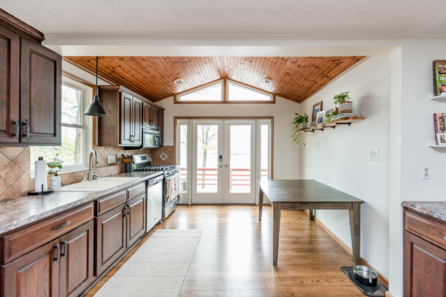 308 Sleepy Hollow DR