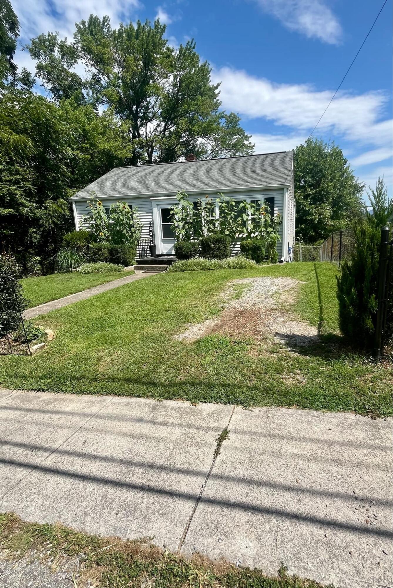 2551 Memorial AVE SW