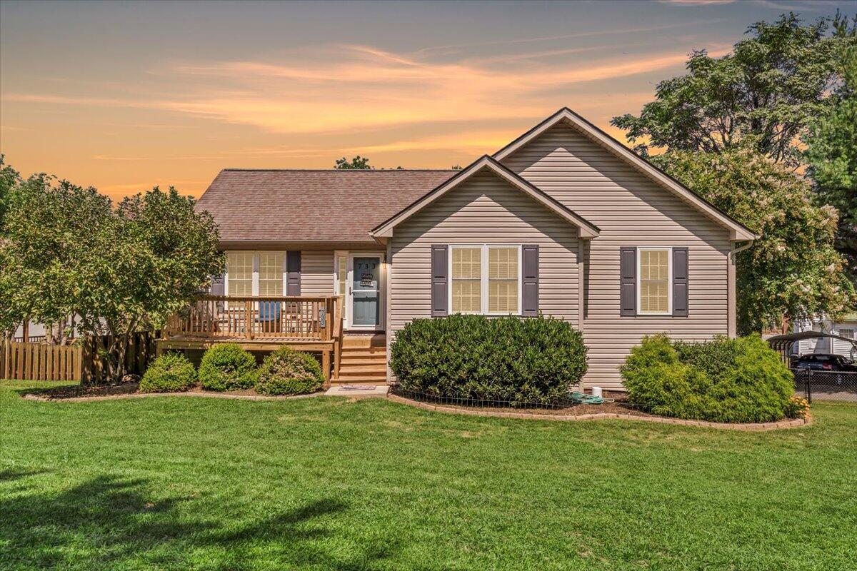 733 Hill AVE