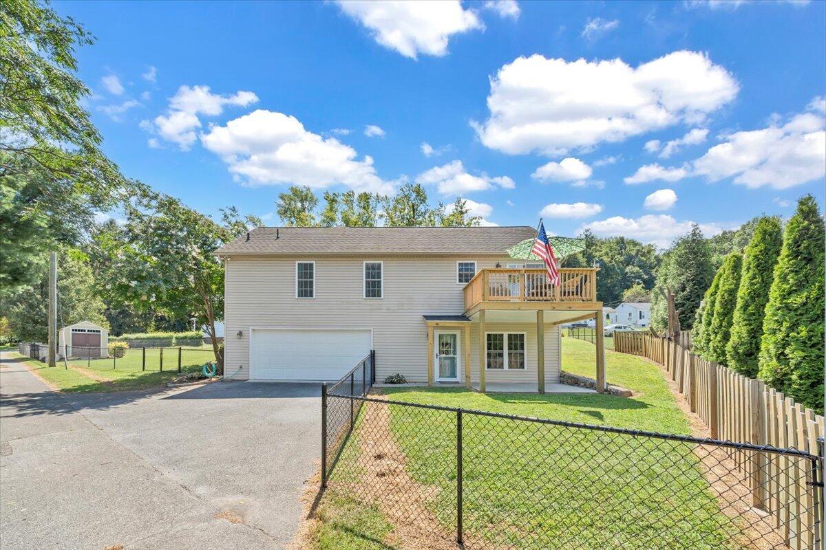 733 Hill AVE