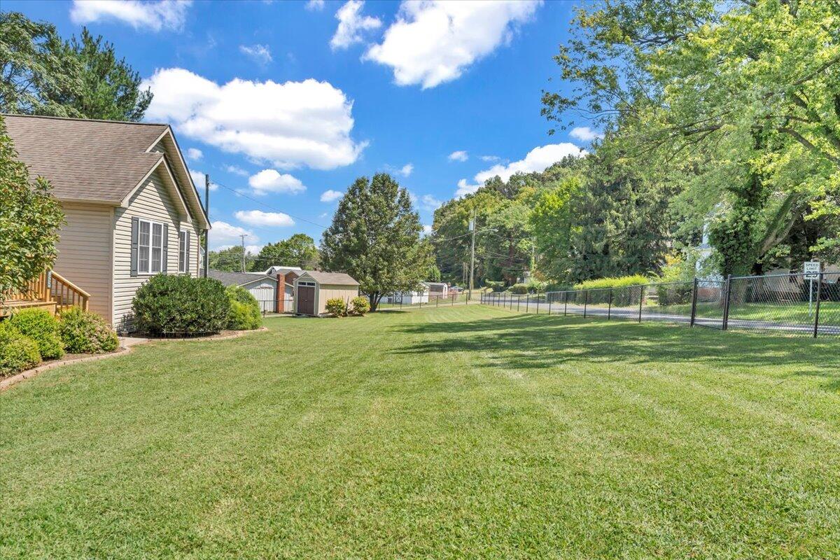 733 Hill AVE
