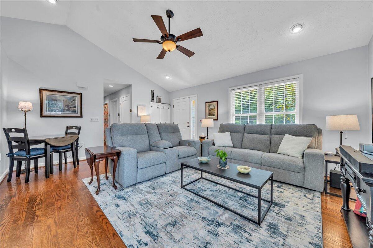 733 Hill AVE