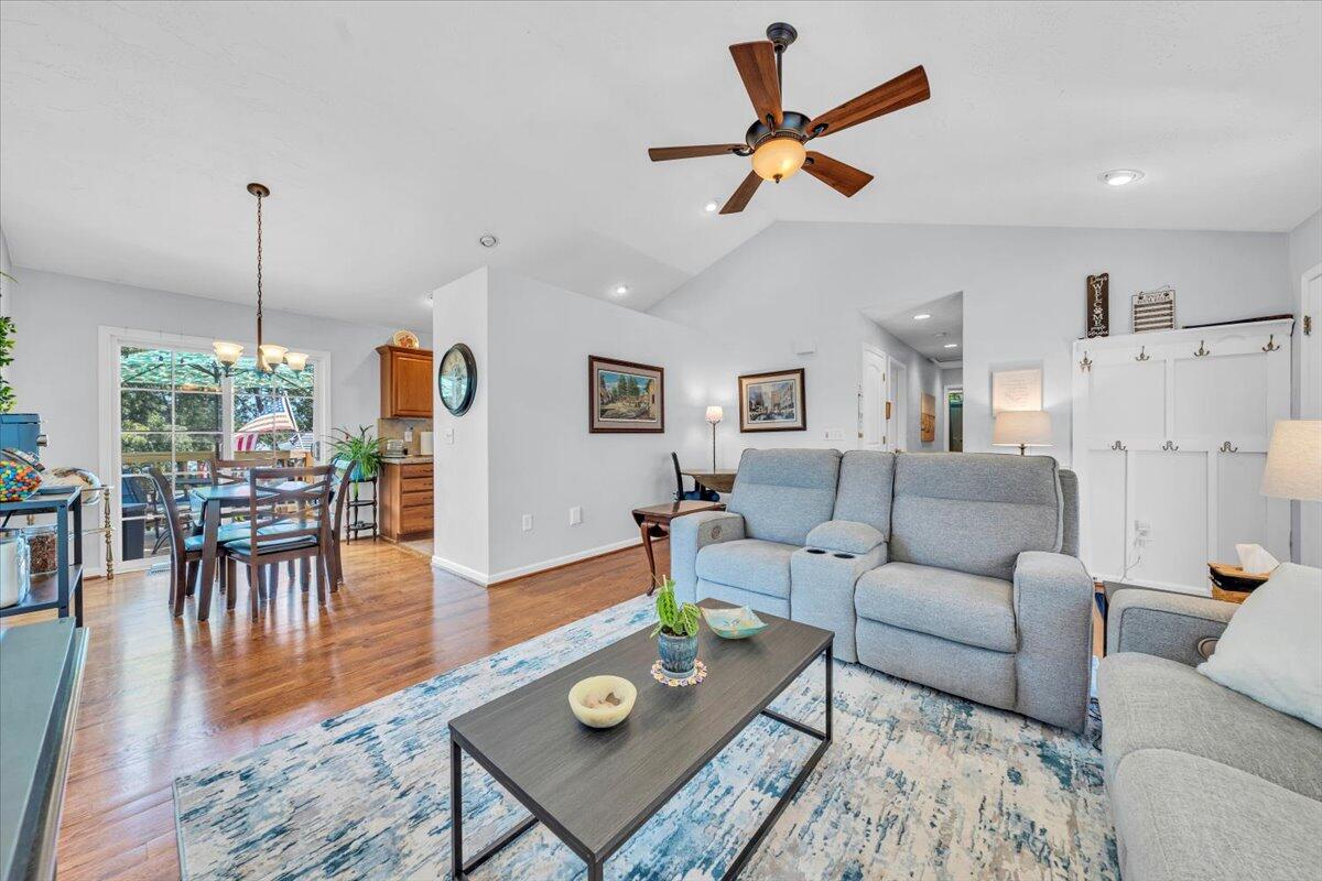 733 Hill AVE