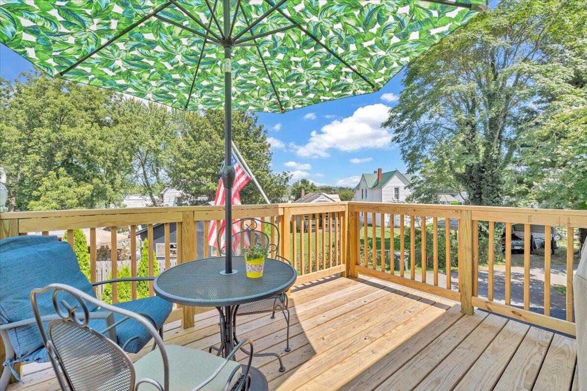 733 Hill AVE
