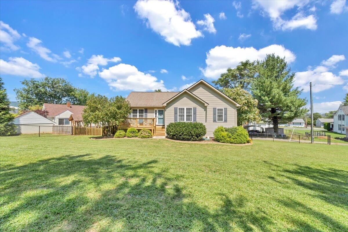 733 Hill AVE