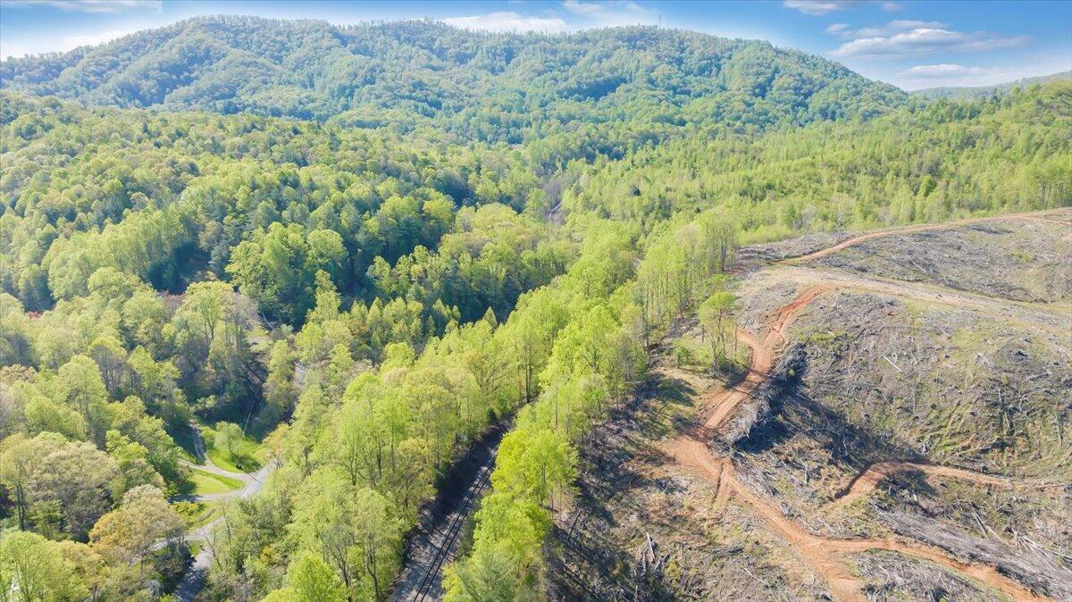 7475 Willow Branch RD