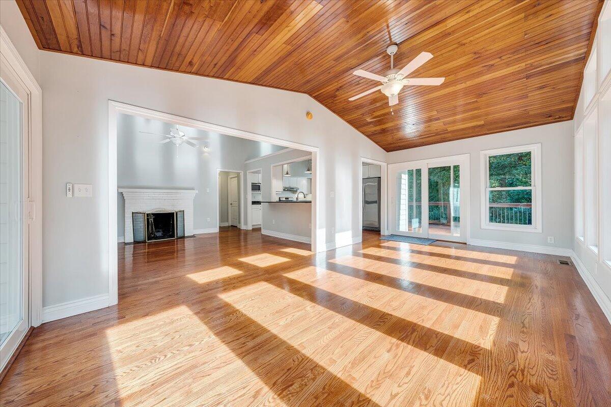 6041 Sunnycrest RD