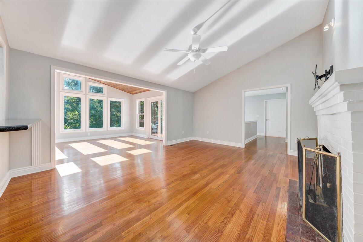 6041 Sunnycrest RD