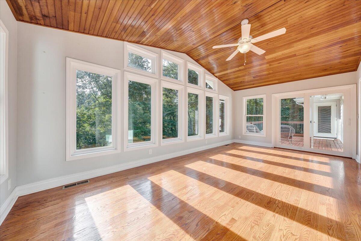 6041 Sunnycrest RD