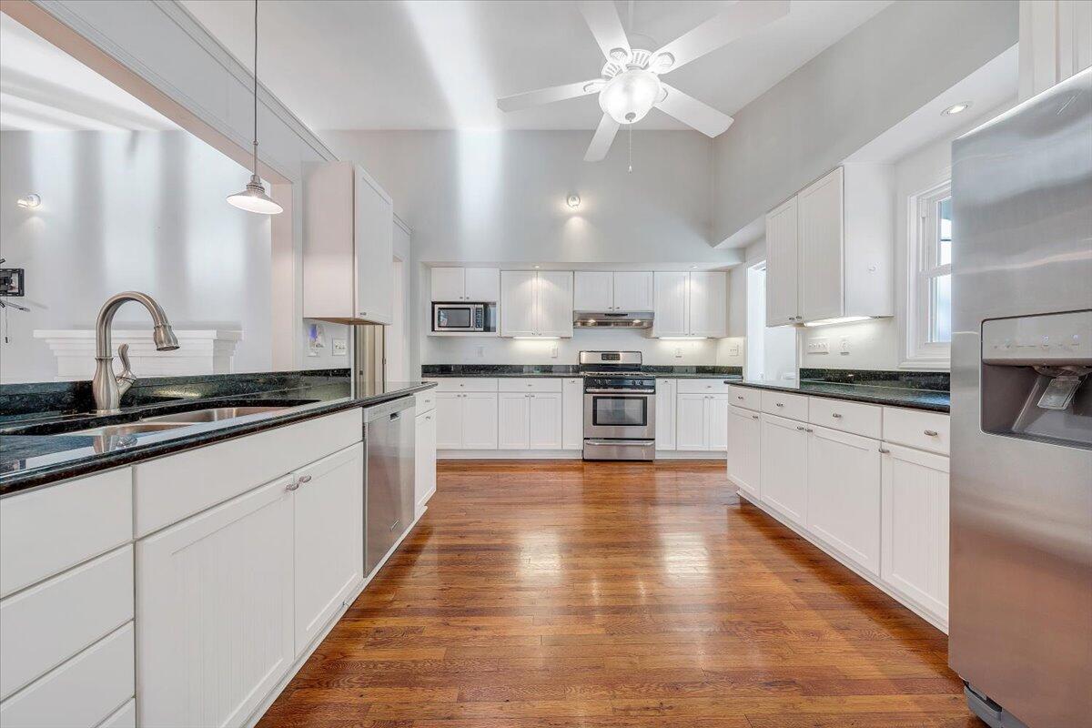 6041 Sunnycrest RD
