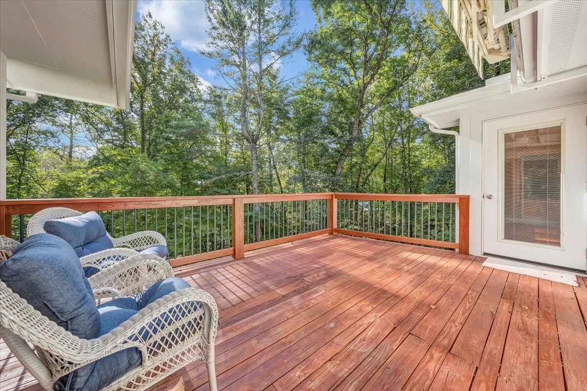 6041 Sunnycrest RD