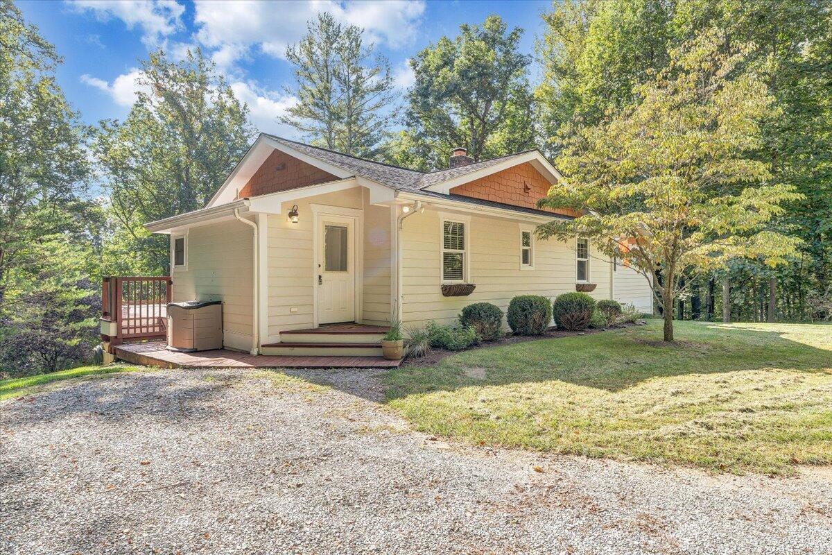6041 Sunnycrest RD