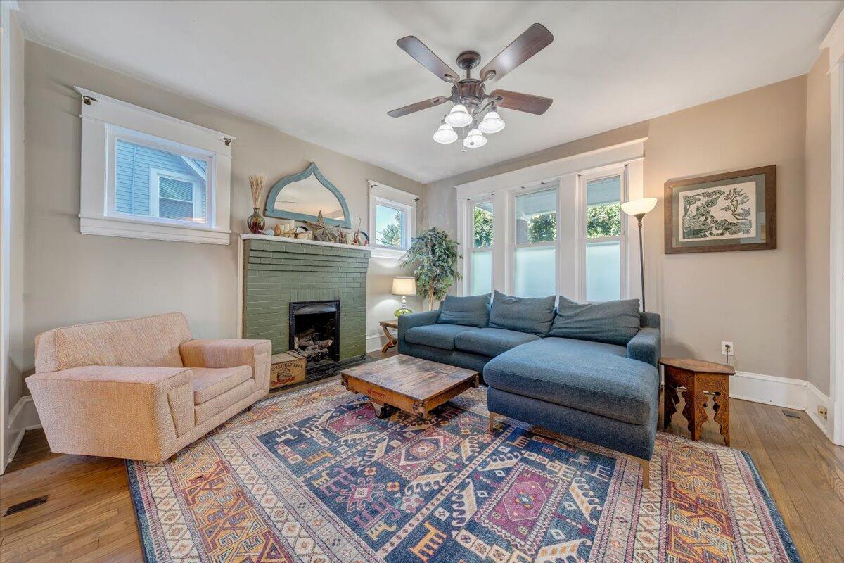 1718 Memorial AVE SW