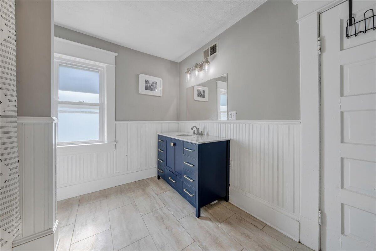 1718 Memorial AVE SW