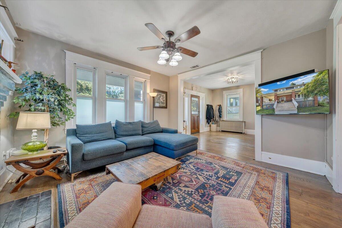 1718 Memorial AVE SW