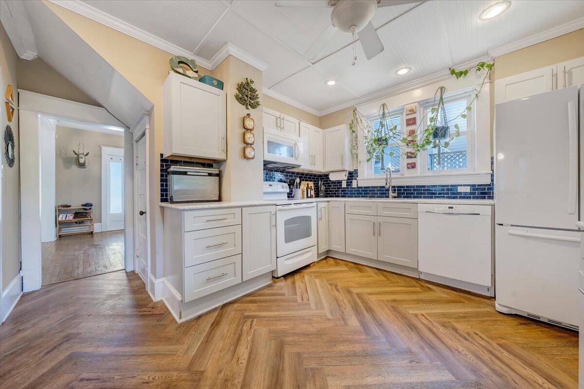 1718 Memorial AVE SW