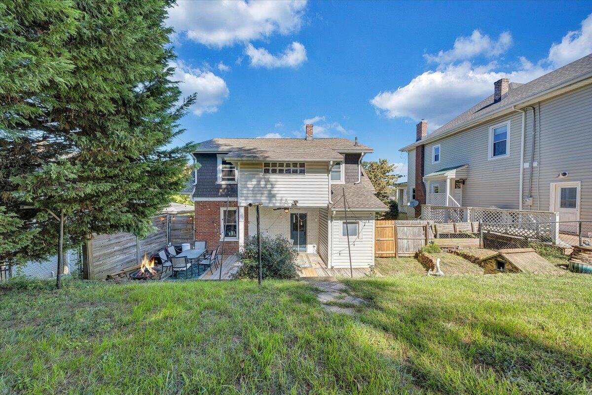 1718 Memorial AVE SW