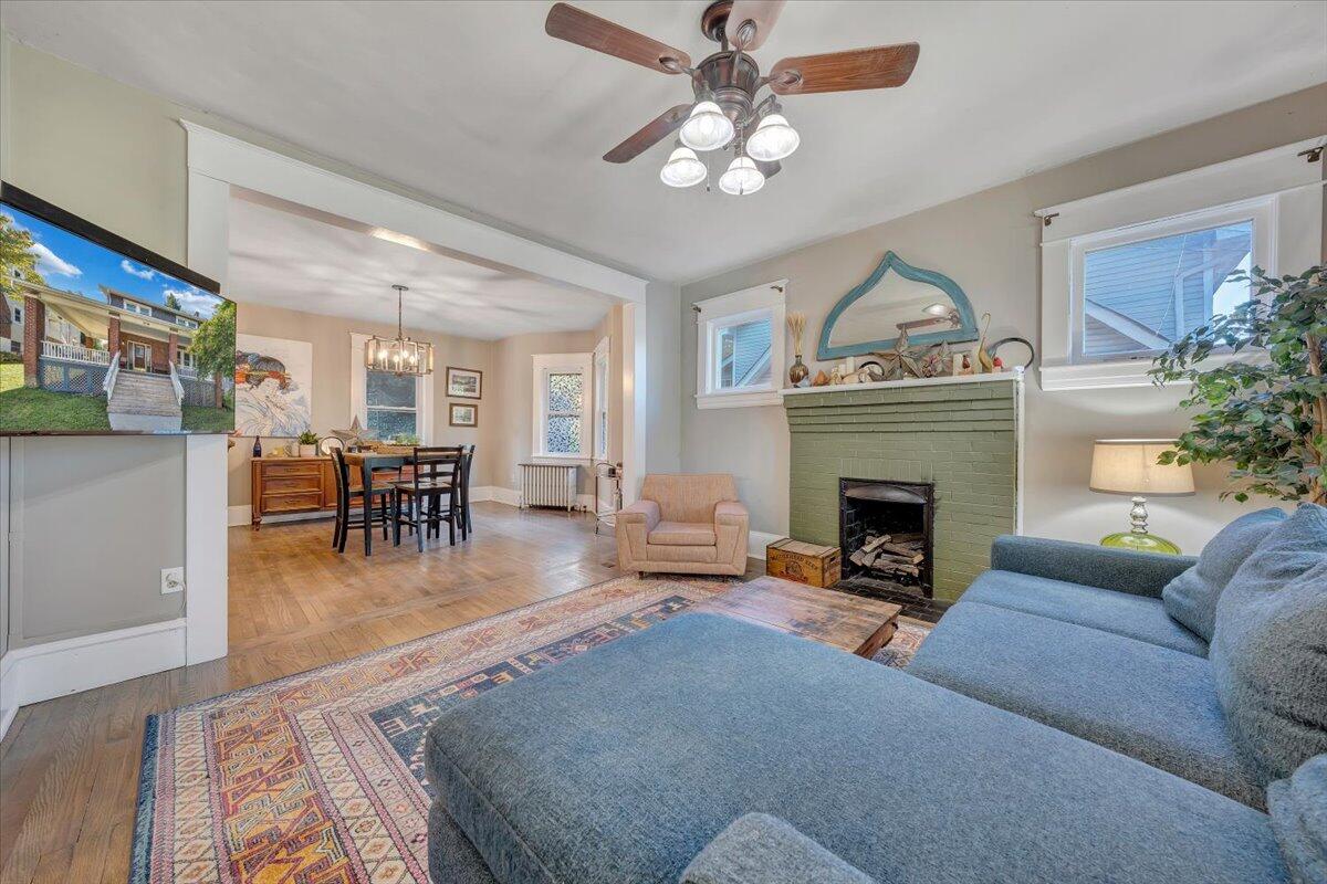 1718 Memorial AVE SW