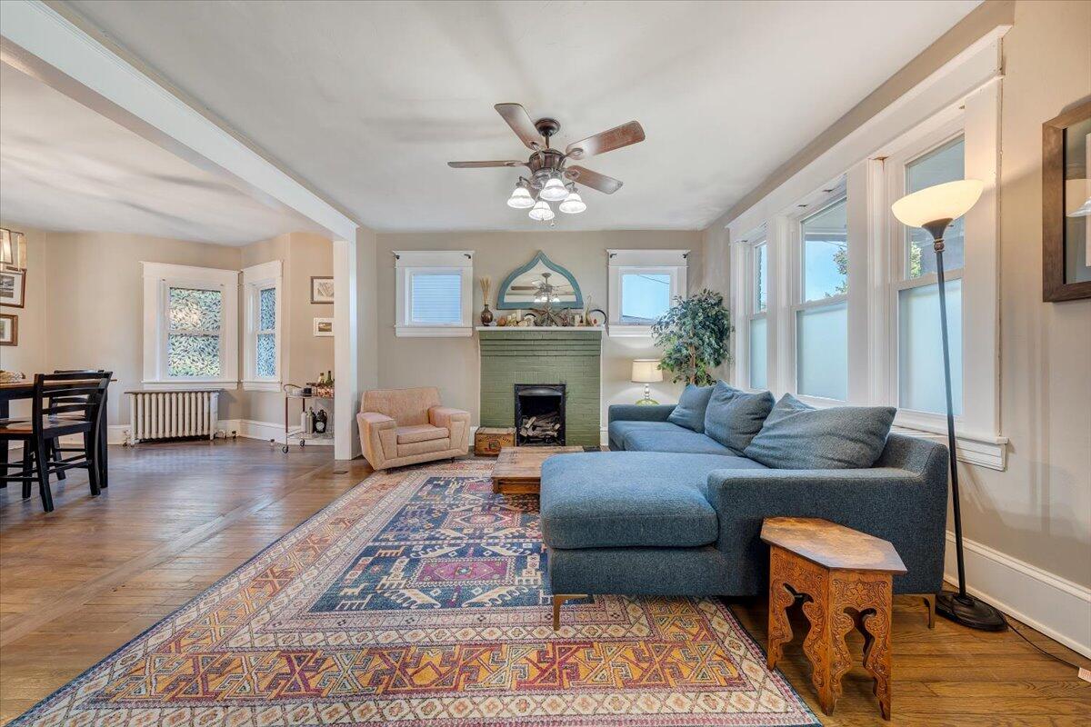 1718 Memorial AVE SW