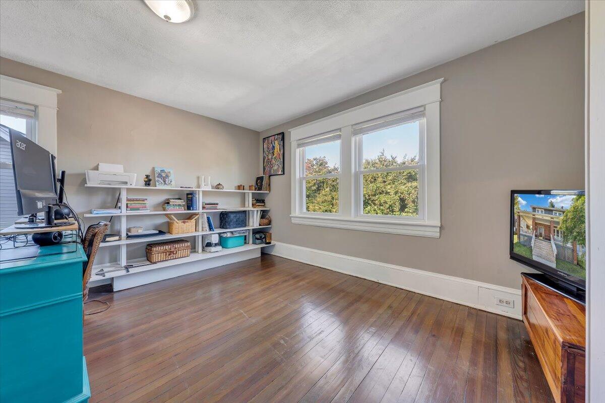 1718 Memorial AVE SW