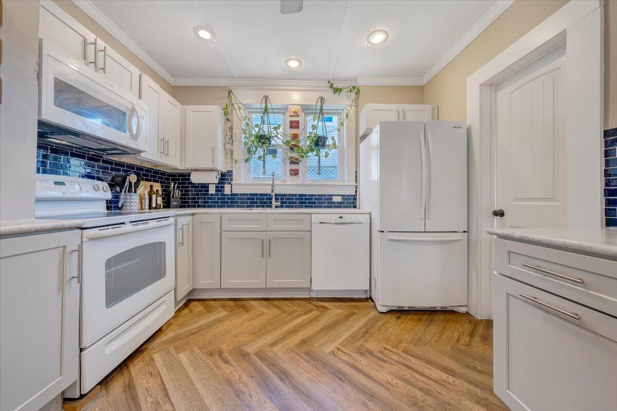 1718 Memorial AVE SW