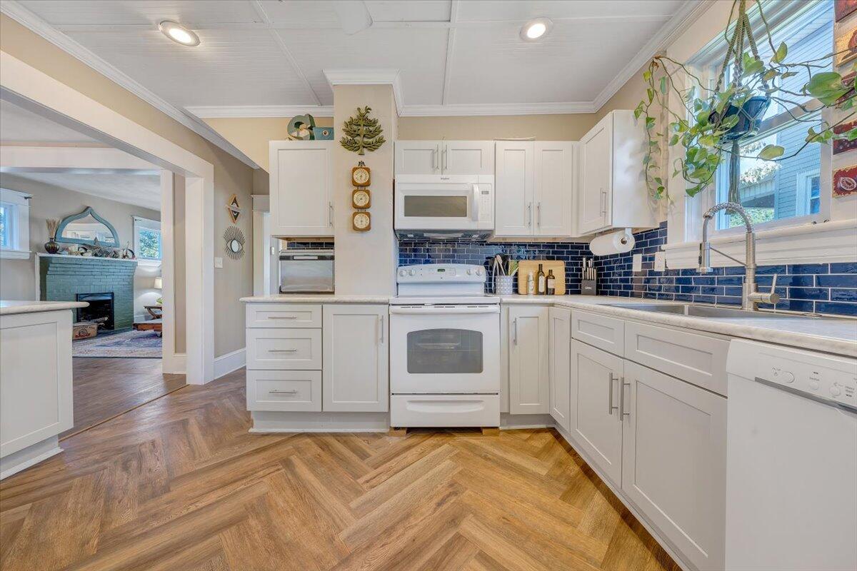 1718 Memorial AVE SW