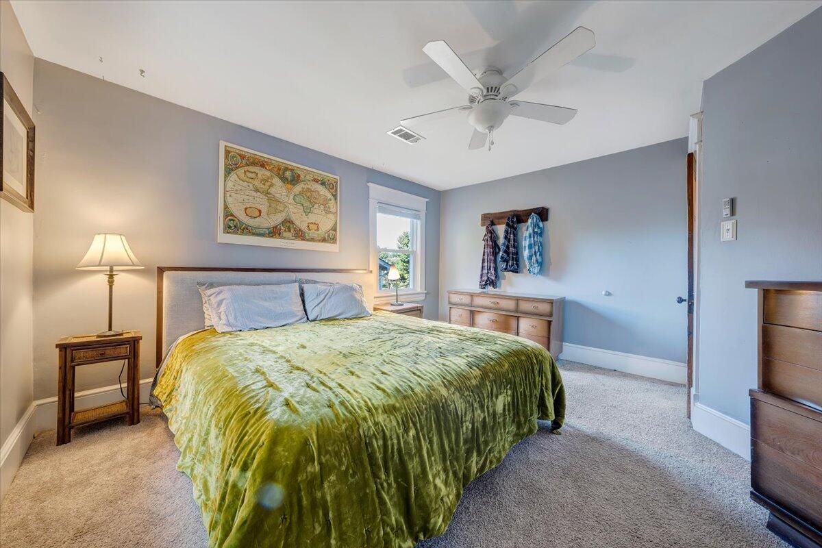 1718 Memorial AVE SW