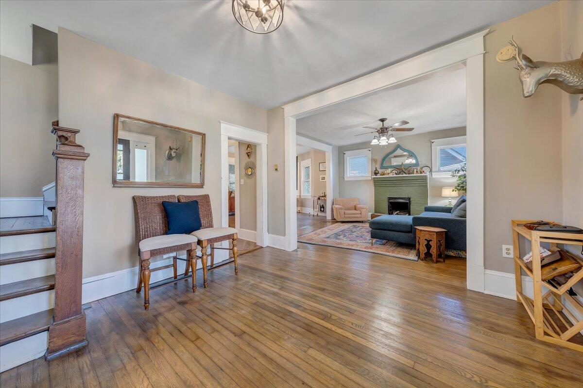 1718 Memorial AVE SW