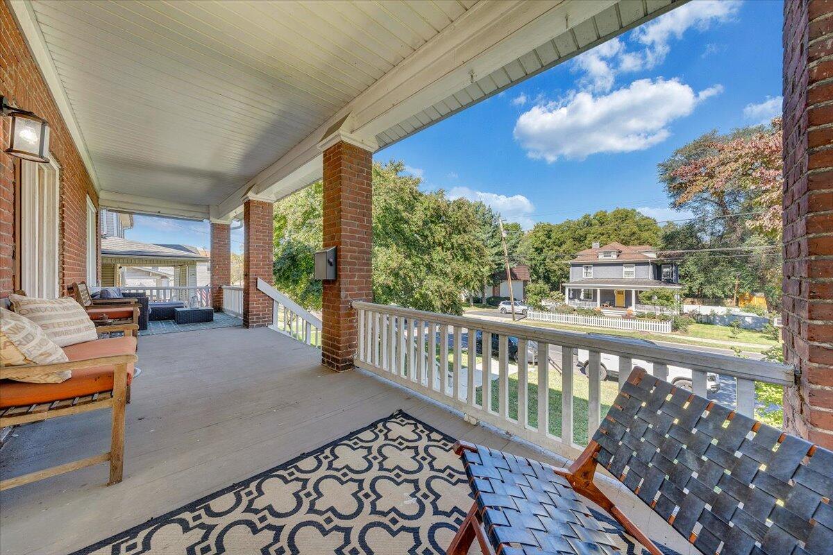 1718 Memorial AVE SW