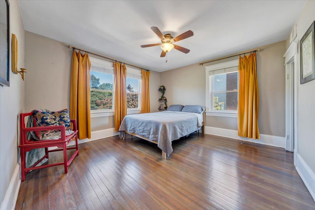 1718 Memorial AVE SW