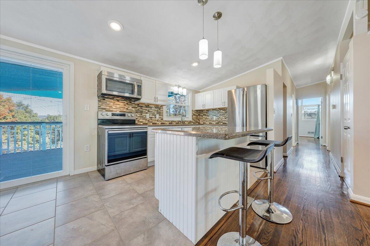 910 Ridgecrest DR