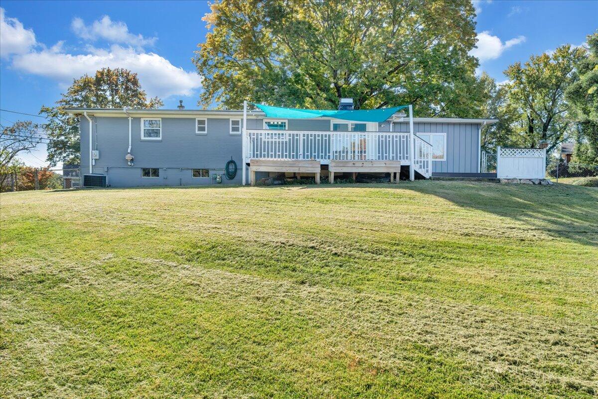 910 Ridgecrest DR
