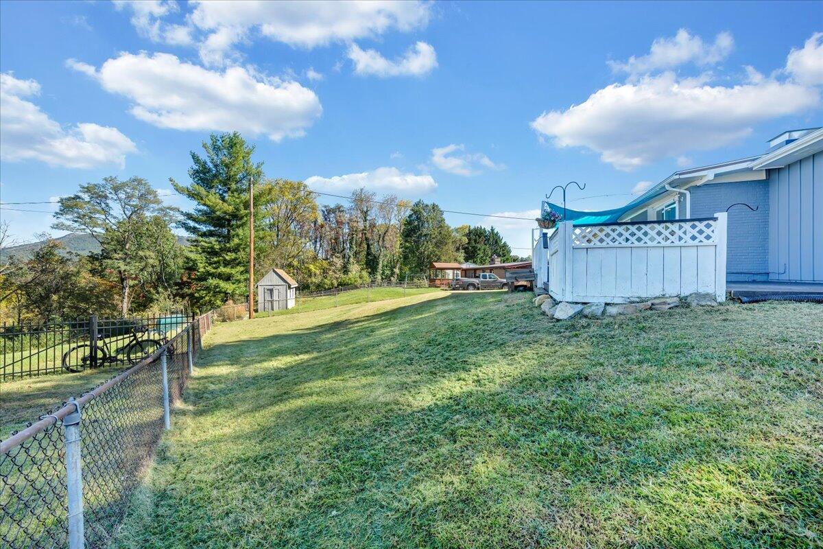 910 Ridgecrest DR